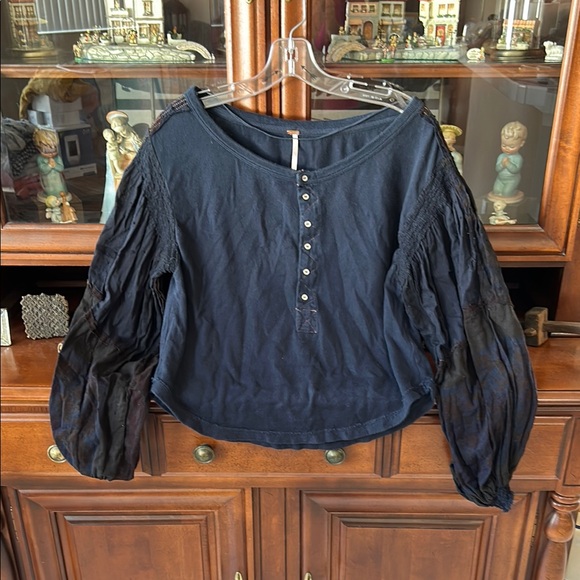 Free People Navy Balloon Sleeve Crop Top - Picture 1 of 5